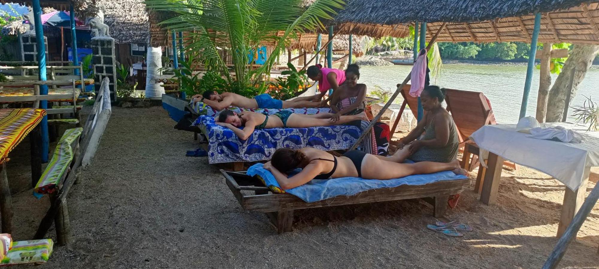 Piscine Bimoko Hotel Nosy Be Exterior photo